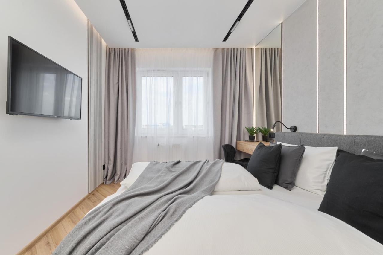 Exclusive Apartment With Balcony & Parking Wroclaw By Renters Prestige Dış mekan fotoğraf