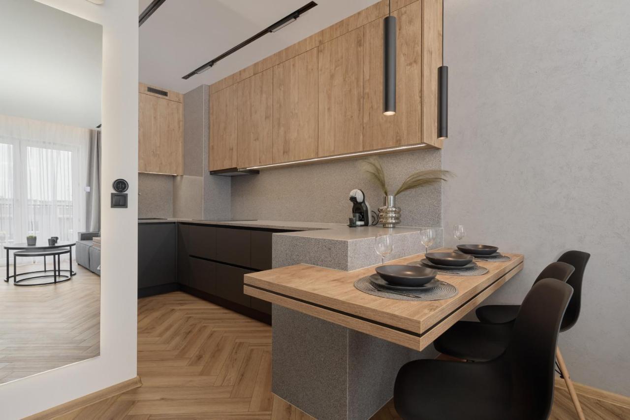 Exclusive Apartment With Balcony & Parking Wroclaw By Renters Prestige Dış mekan fotoğraf
